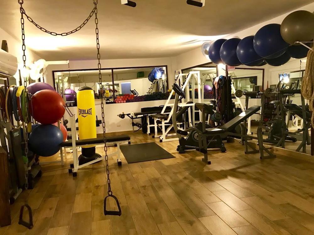 Tropicana Suites Deluxe Beach Club & Pool 푼타 카나 외부 사진